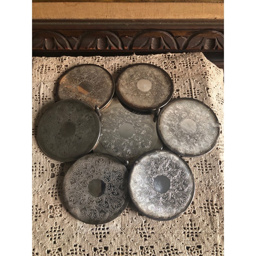 Medallion-Silver Coasters 6pc with Base - Picture 5 of 8